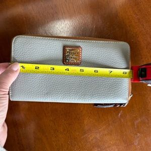 Dooney and Bourke zip leather wallet